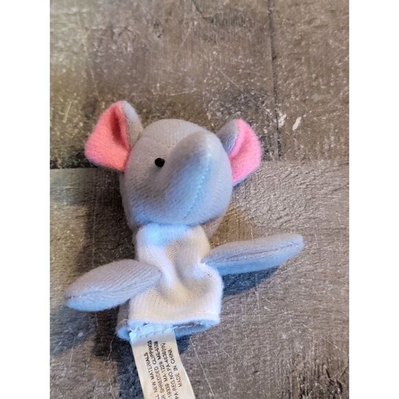 Rhode Island novelty finger puppet elephant toy figure - Picture 1 of 3